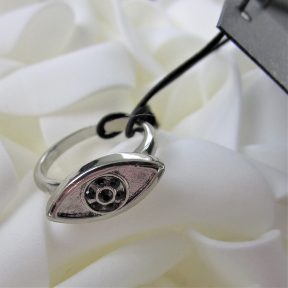 ❤️🔥 SALE! House of Harlow Silver Crystal Evil Eye Ring - Picture 6 of 8